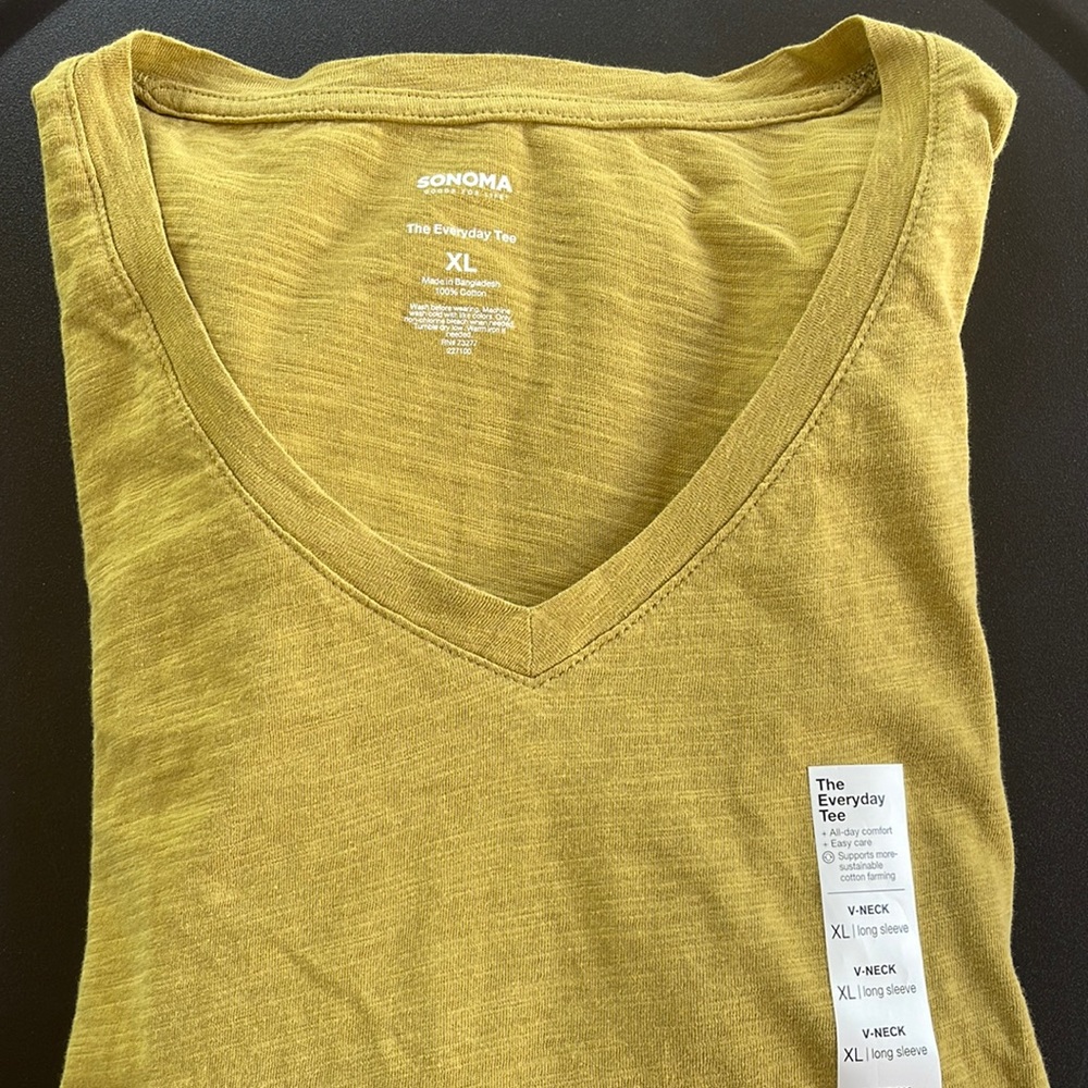 NWT Long-sleeve V-neck Tee Easy-care Olive Sage Green